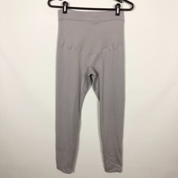 Hue 17174 Gray Made to Move Shapers Legging - Picture 1 of 4